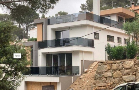 casa en construcción en Begur