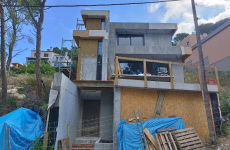 casa en construcción en Begur