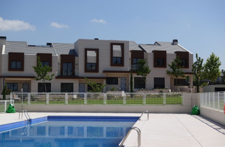 Chalet adosado en venta en avenida del Delta del Ebro, 12