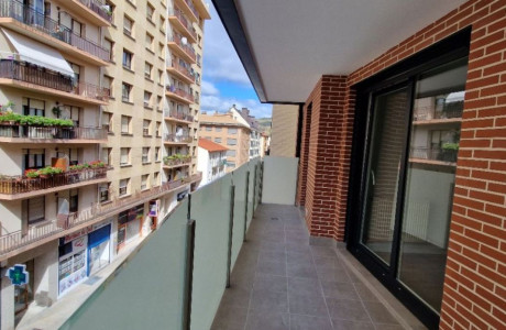 Piso en venta en calle Merindad de Sangüesa, 2