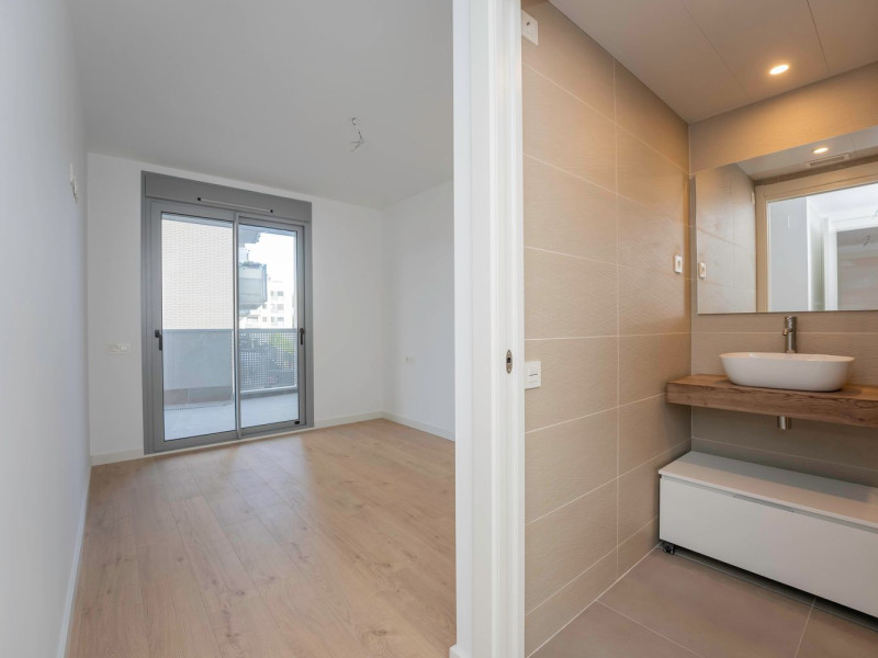 Apartamentos en Venta en Calle de Joaquim Rubió i Ors, 5, Cornellà de Llobregat