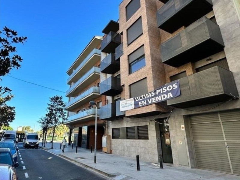 Duplexes en Venta en Calle de Joaquim Rubió i Ors, 5, Cornellà de Llobregat