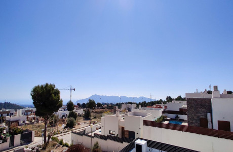 de chalets de estilo moderno en Polop de la Marina