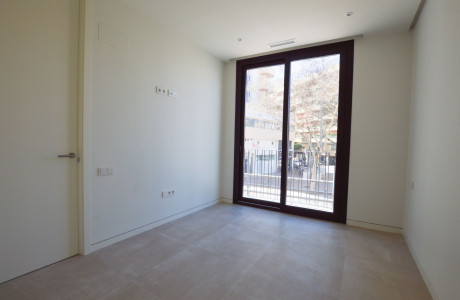 Local en venta en avenida Nabeul, 19