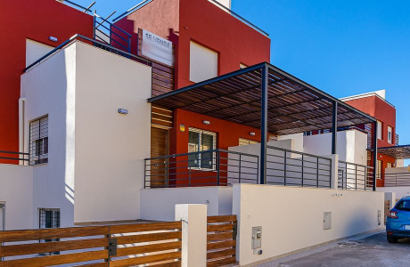 Chalet adosado en venta en calle San Miguel, 9