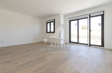 Chalet pareado en venta en calle Monfragüe , 25