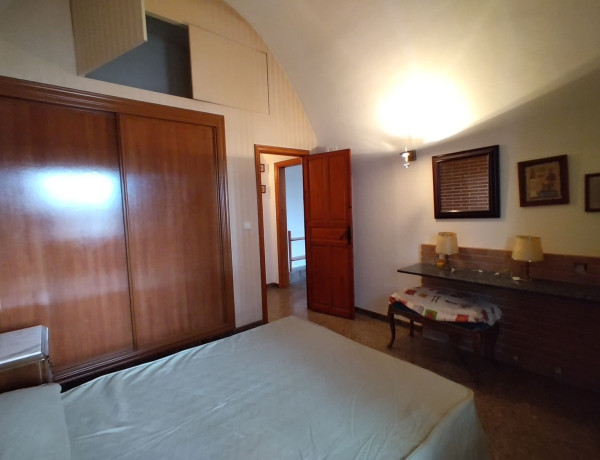 Chalet adosado en venta en calle Formigó, 14