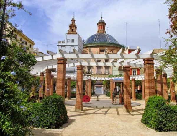 Alquiler de Local en calle d'Eixarchs