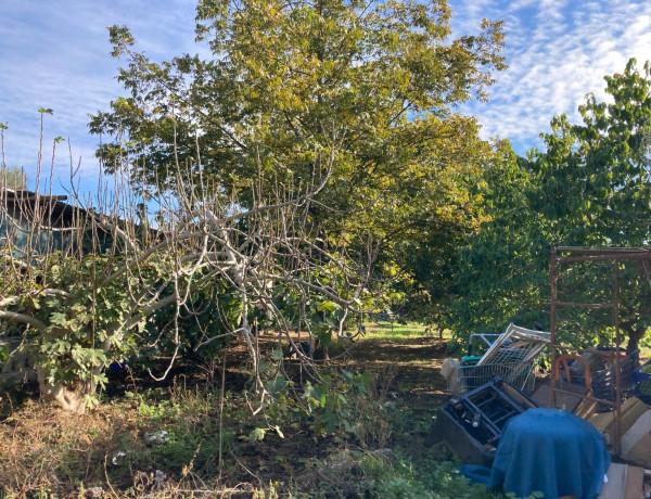 Terreno en venta en calle Rompeserones