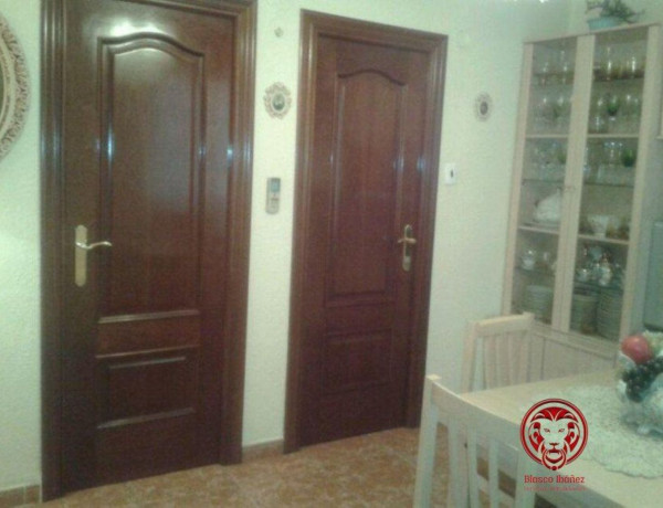 Piso en venta en Jose Ballester