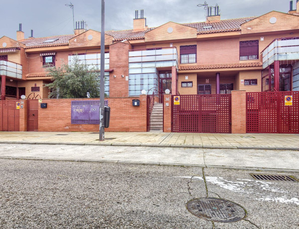 Alquiler de Chalet adosado en Fernando Trueba