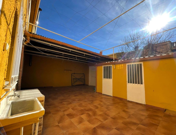 Chalet adosado en venta en calle cabra