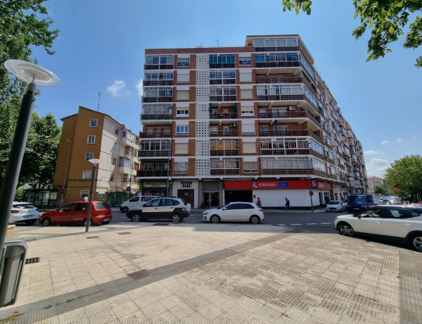 Piso en venta en calle Menéndez Pidal, 32