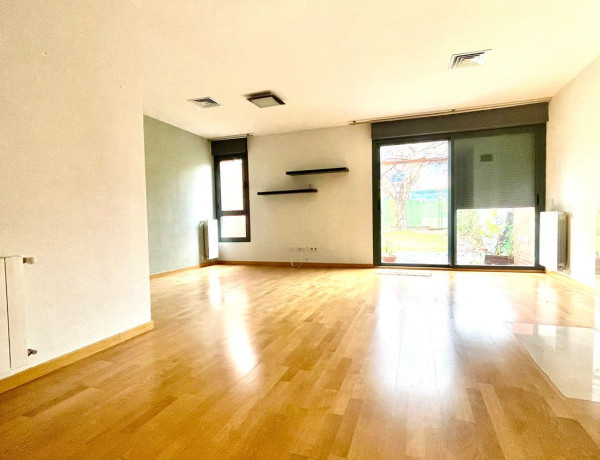 Chalet adosado en venta en calle José Echegaray, 1