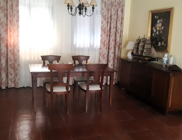 Chalet pareado en venta en calle las Tercias, 5