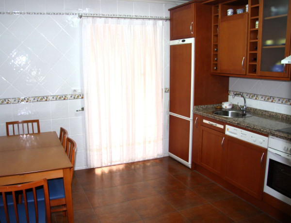 Chalet pareado en venta en calle las Tercias, 5