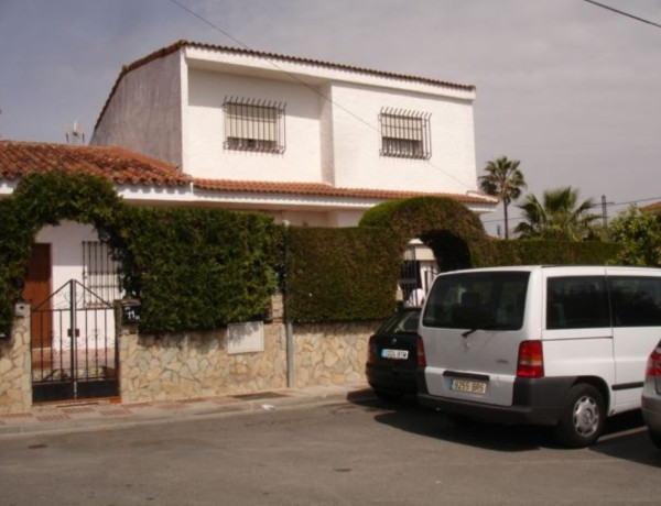 Chalet pareado en venta en Urb. Las Almenas, Las Almenas