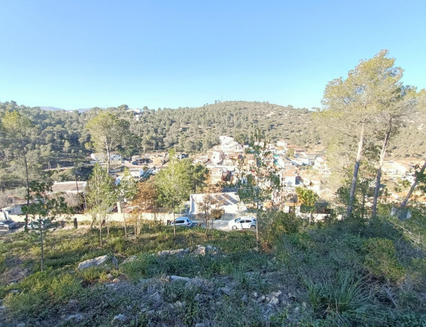 Terreno en venta en Canyelles