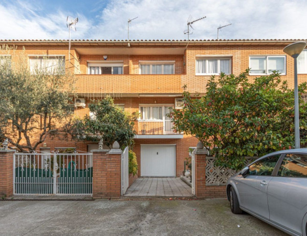 Chalet adosado en venta en calle Antoni Xirau, 15