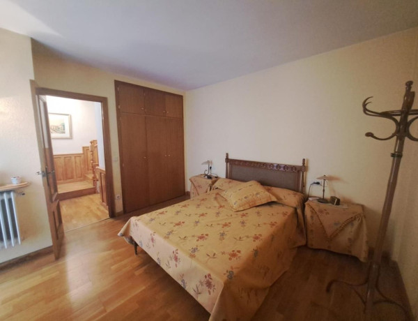 Chalet adosado en venta en calle d'Avinyonet, 4