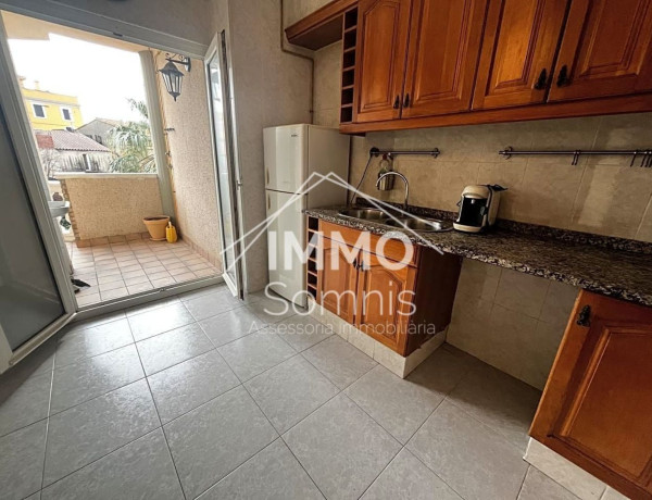 Piso en venta en Palau-Saverdera