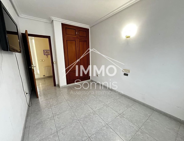 Piso en venta en Palau-Saverdera