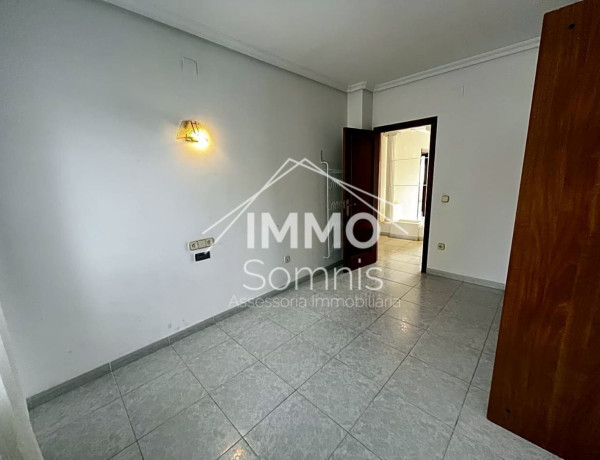 Piso en venta en Palau-Saverdera