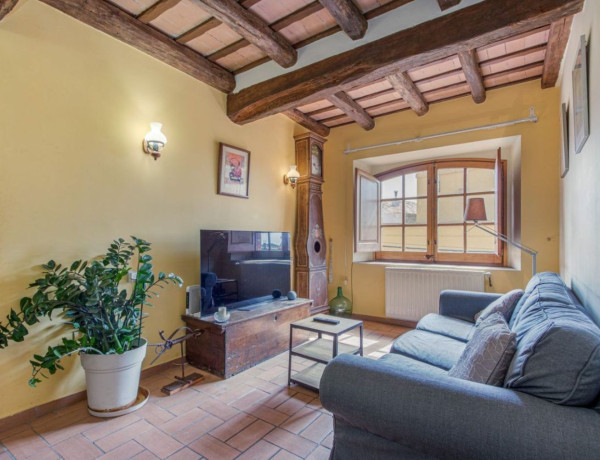 Chalet pareado en venta en calle figueres, 24