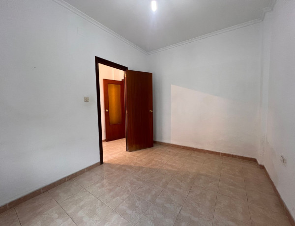 Chalet adosado en venta en calle la plana