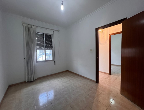 Chalet adosado en venta en calle la plana