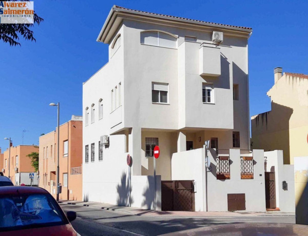 Casa o chalet independiente en venta en calle Pájaro Azul