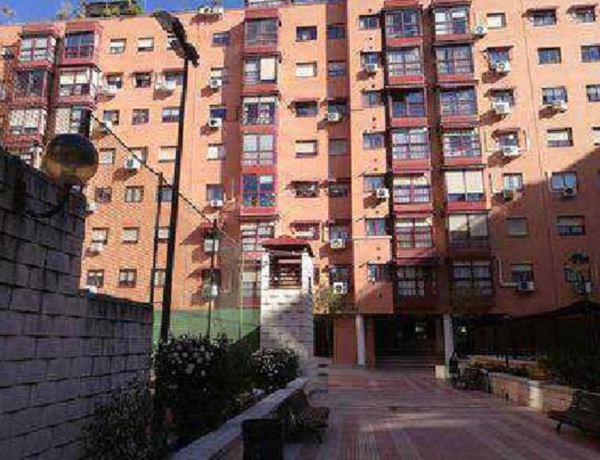 Piso en venta en calle Rutilo, 5