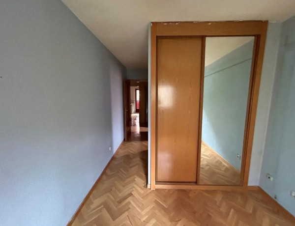 Piso en venta en calle Rutilo, 5