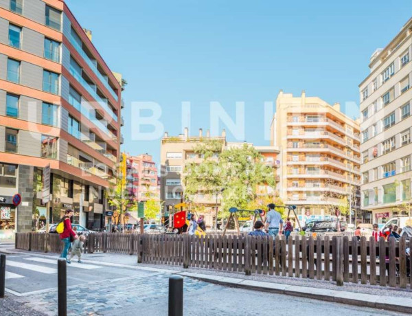 Local en venta en Eixample