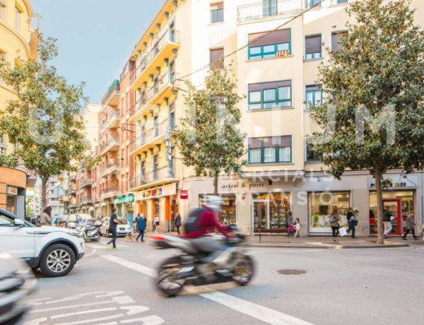 Local en venta en Eixample