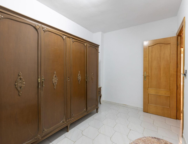 Piso en venta en calle Ganivet, 23