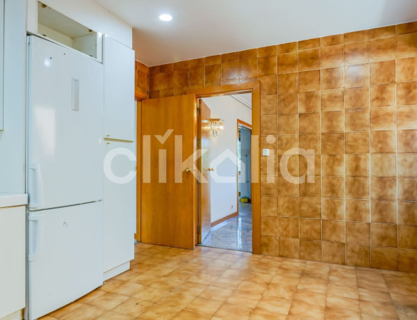 Chalet pareado en venta en calle Isla de Alborán