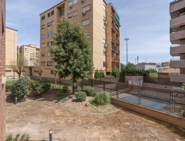 Piso en venta en calle Cádiar, 4