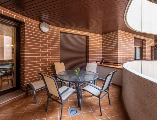 Piso en venta en calle Cádiar, 4