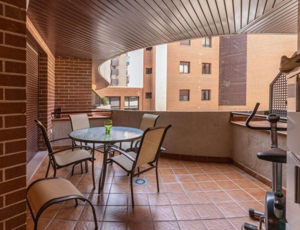 Piso en venta en calle Cádiar, 4