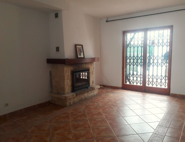 Chalet adosado en venta en La Nucia Pueblo