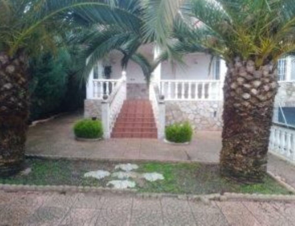 Chalet pareado en venta en calle Ávila