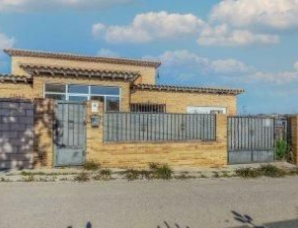 Casa o chalet independiente en venta en calle de los Almendros