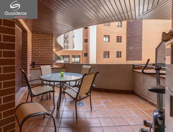 Piso en venta en calle Cádiar, 4