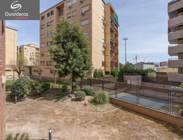 Piso en venta en calle Cádiar, 4