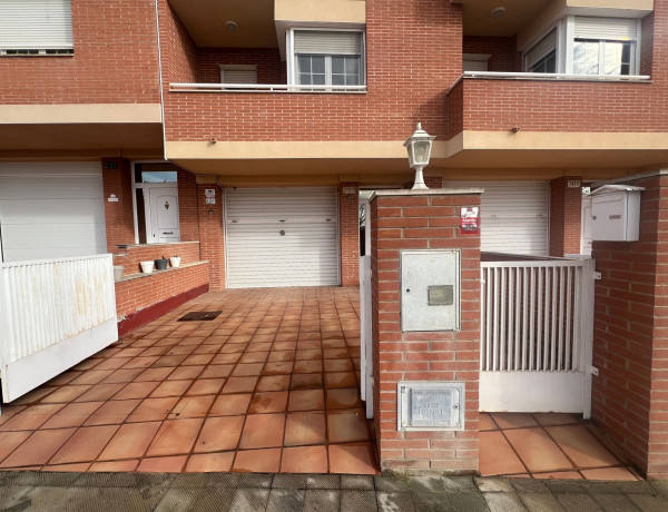 Chalet pareado en venta en calle Lluís Companys, 299