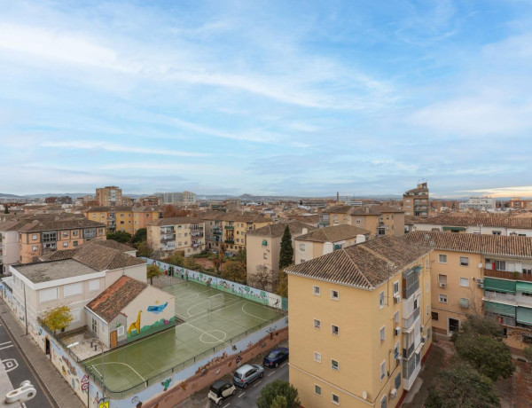 Piso en venta en calle Santa Adela