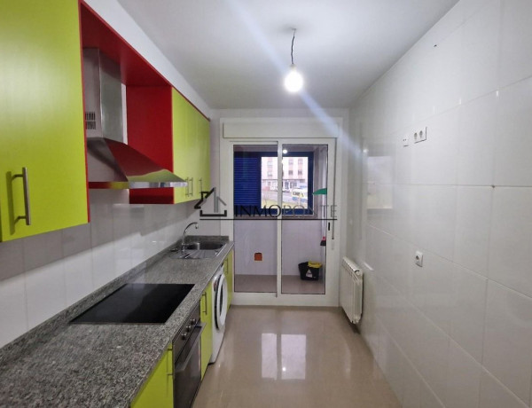 Piso en venta en avenida Castelao