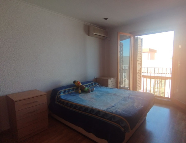 Chalet adosado en venta en calle La Lluna, 6