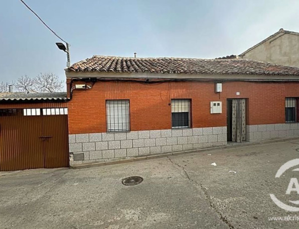 Chalet adosado en venta en calle Clavel